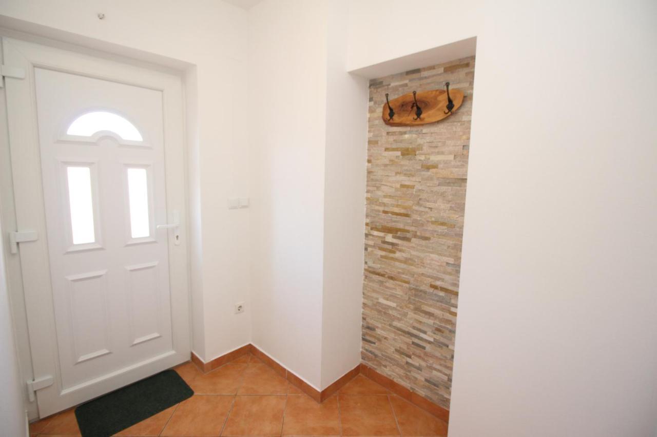 Apartments Vesna Пунат Екстер'єр фото