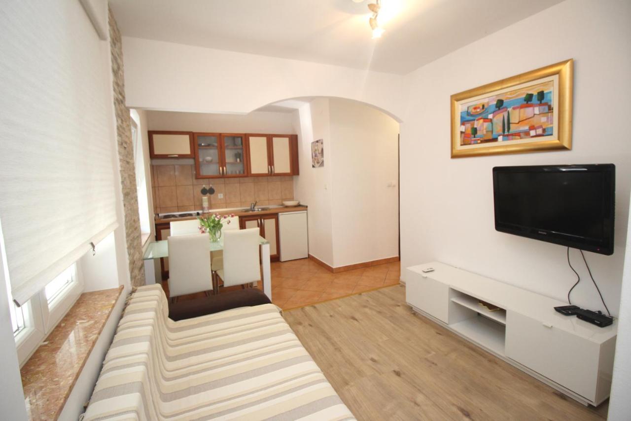 Apartments Vesna Пунат Екстер'єр фото